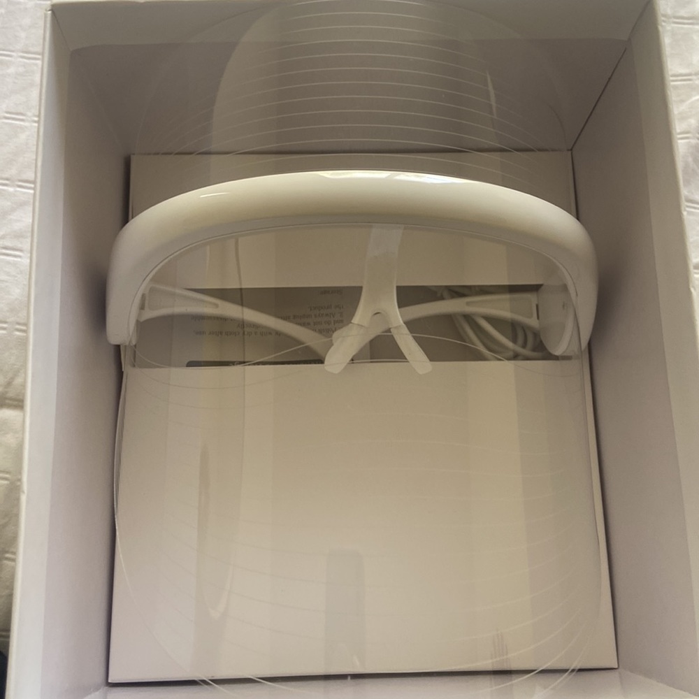 3 Color LED Mask - Picture 4 of 4